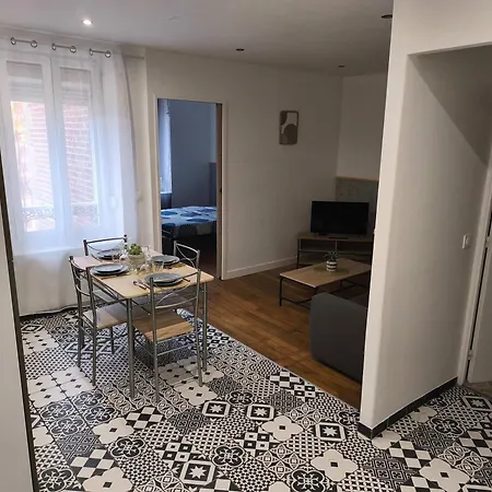 아파트 Budget Avec Parking Au Centre-ville Charleville-Mézières